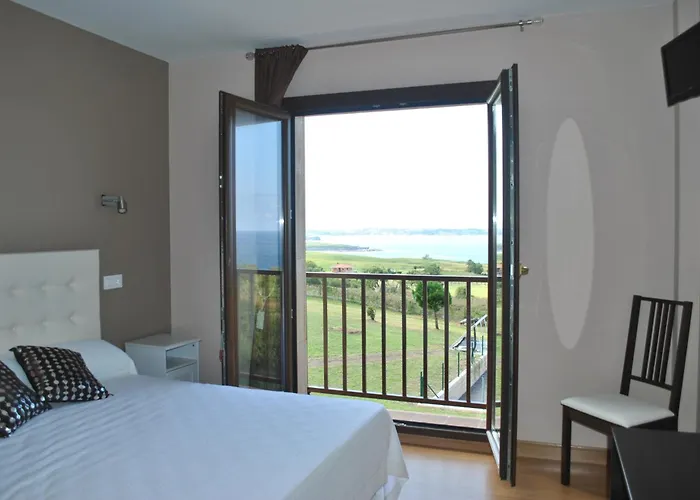 Hotel El Ribero De *