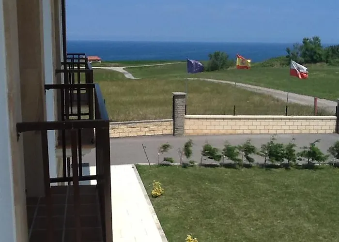 Hotel El Ribero De *